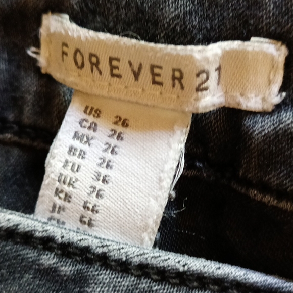 Forever 21 dark gray stretch skinny jeans. 26 - Picture 3 of 5